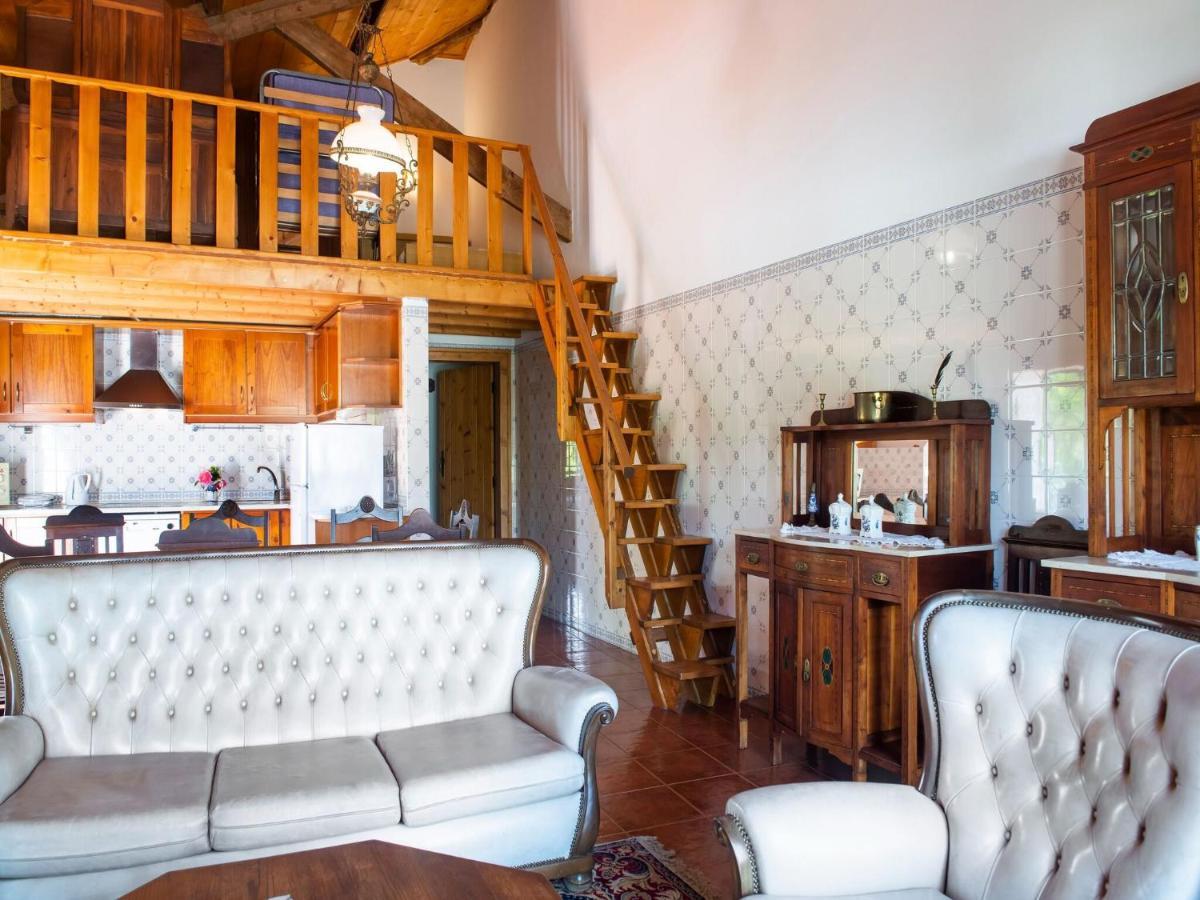 House With Authentic Tiling And Antique Furniture Villa Montemor-o-Novo Kültér fotó